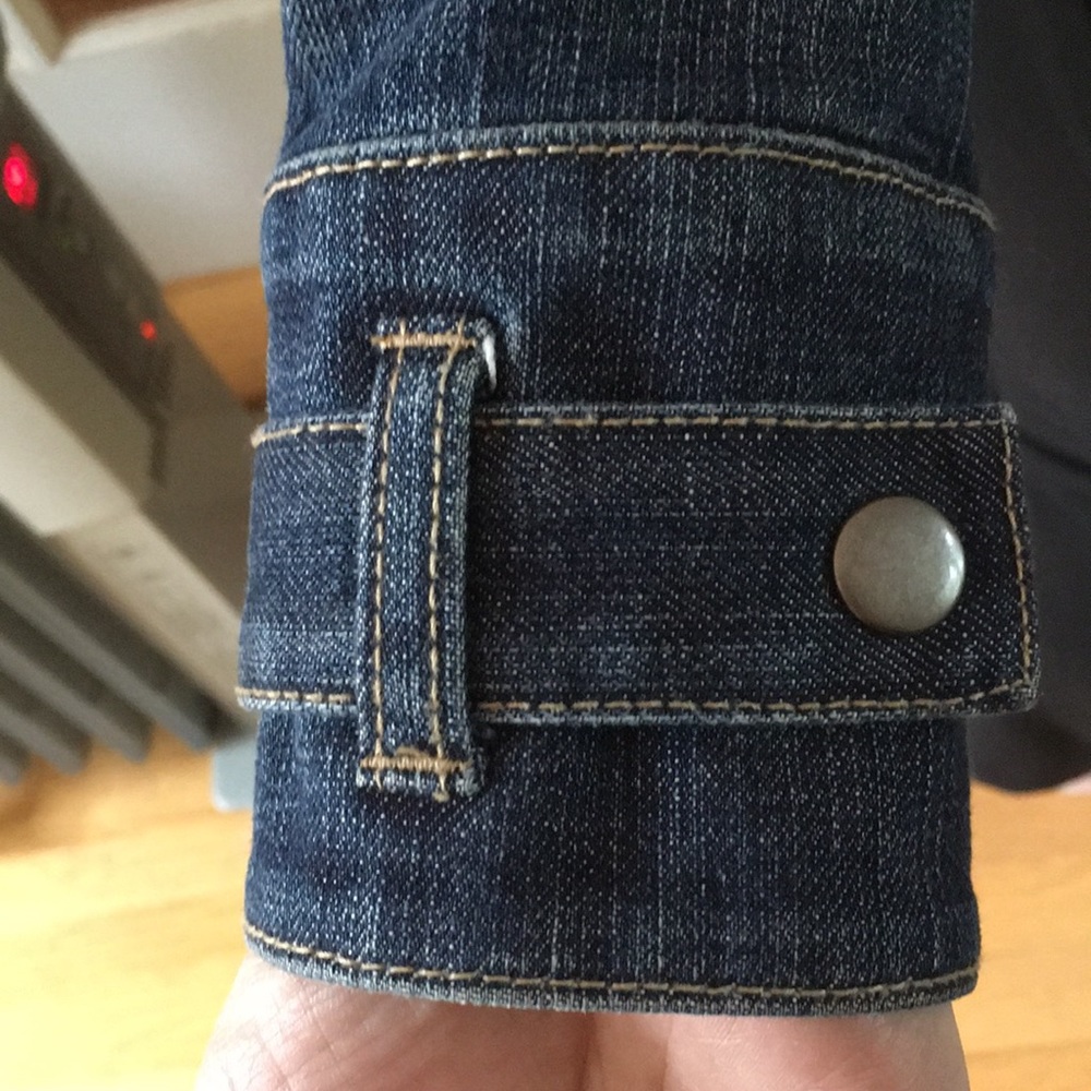 👖 Talbots Jean Jacket 👖 - Picture 3 of 5